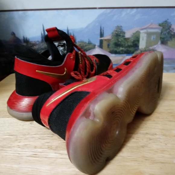 🩳🏀NIKE KEVIN DURANT SHOES👟👟🏀SIZE 5.5Y,A NICE VINTAGE GIFTING! 🎁 - Picture 3 of 10